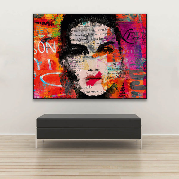 Tysta Akustikbild The colorful painted face von Gabi Hampe mit Frauengesicht und farbreichen Texten mit schwarzem Rahmen im Querformat.