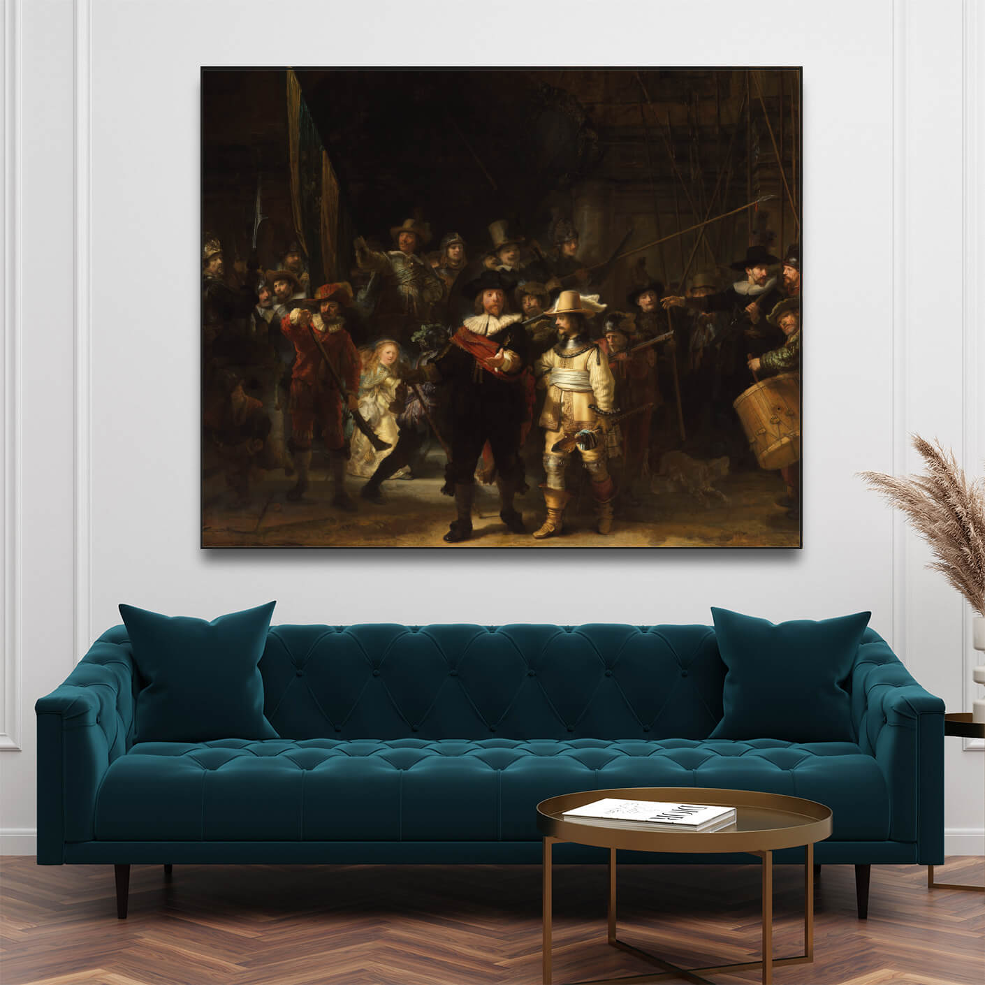 Wartezimmer mit Sofa und Akustikwandbild mit Männergruppe in historischen Gewändern im schwarzen Rahmen.